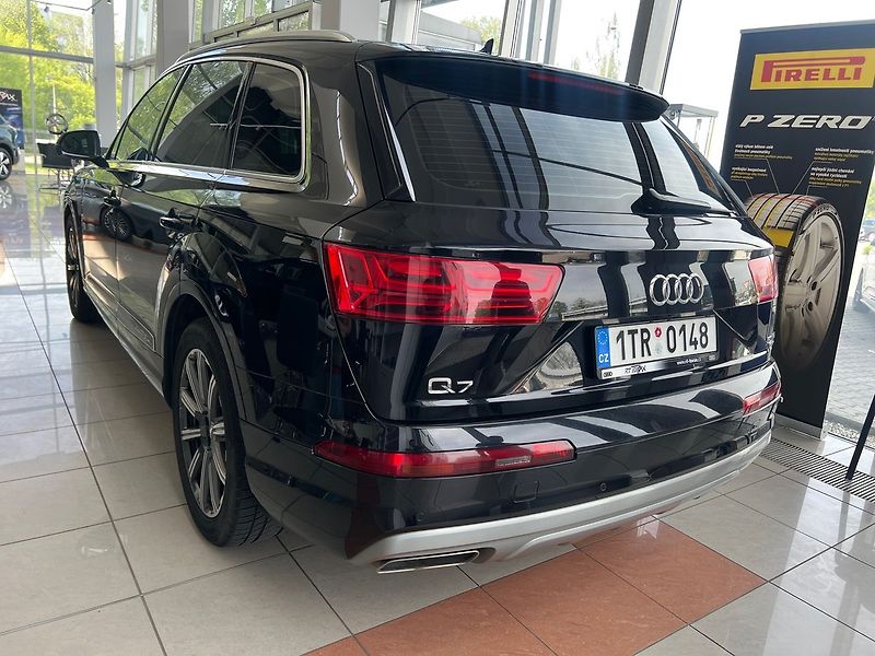 Audi Q7 S-line  50TDI 210kW - fotka 4 z 21