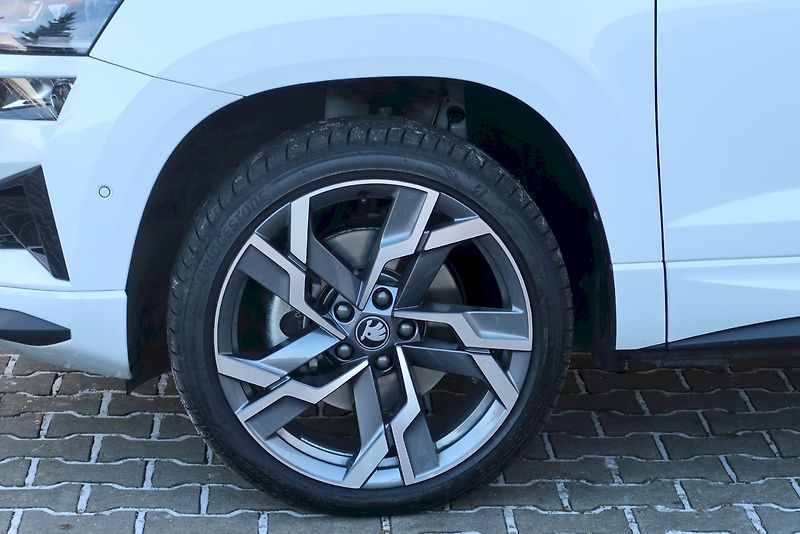 Škoda Karoq (2025) SportLine 2,0 TDi /110 kW - fotka 31 z 32