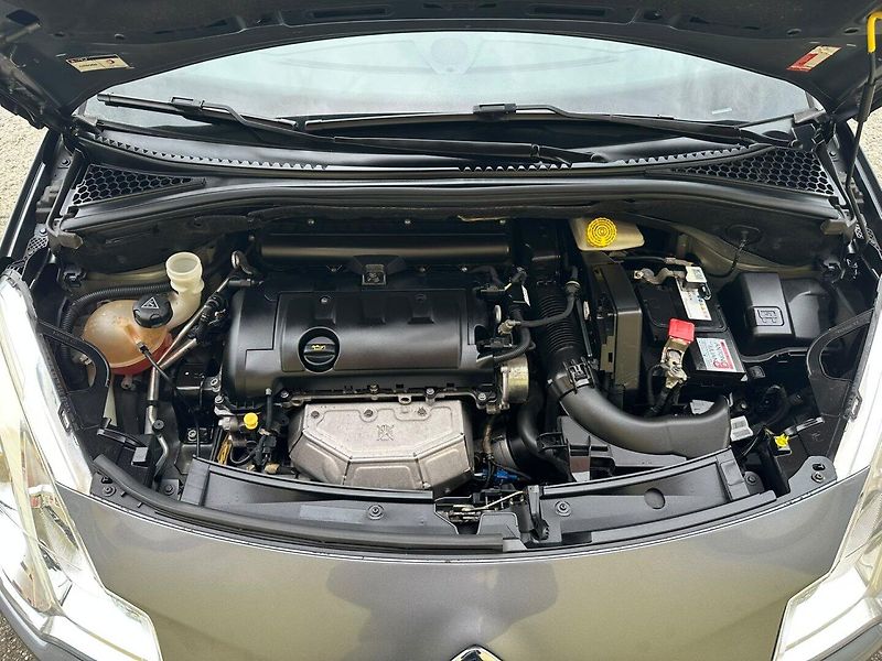 Citroën C3 (2010) 1.6i Panorama/NAVI/1Maj/88kW - fotka 19 z 27