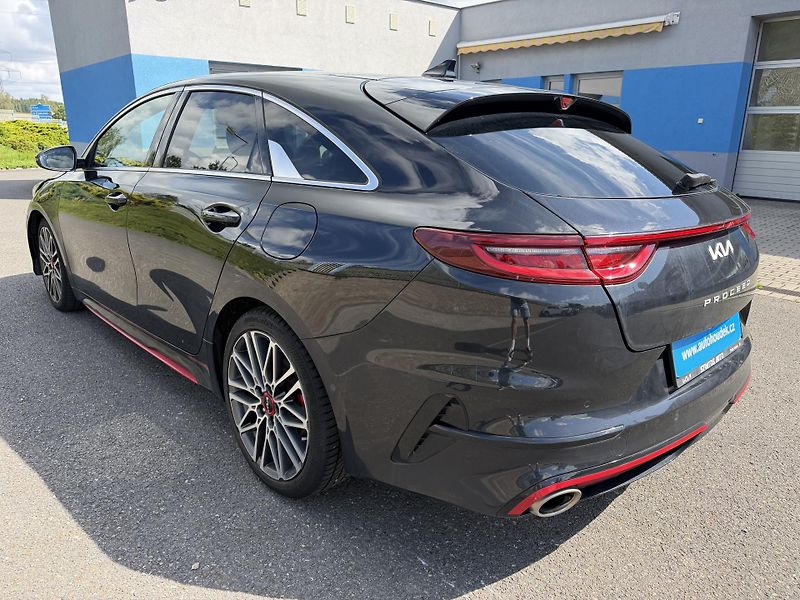 Kia ProCeed GT 1,6GDi 150kW automat navi  - fotka 7 z 23