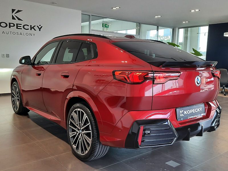 BMW X2 (2025) xDrive 20d M Sport - fotka 8 z 16