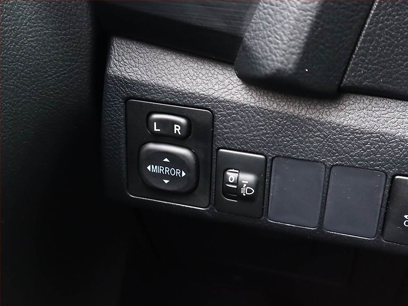 Toyota Auris (2013) 1.6 Valvematic - fotka 14 z 14