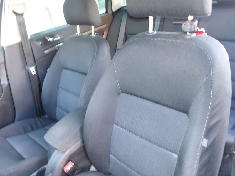 Škoda Octavia 2,0TDi DSG !!! ČR 2.MAJITEL ! - fotka 19 z 43