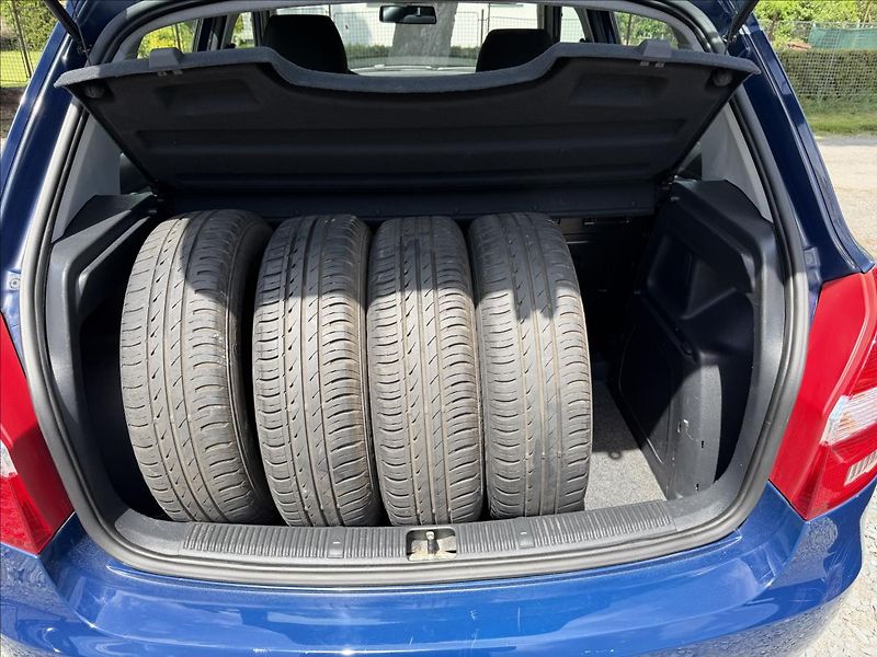 Škoda Fabia 1,4 i 16V 63kW  50TIS KM,KLIMA - fotka 32 z 50