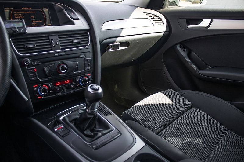 Audi A4 2009 105kW - fotka 17 z 20