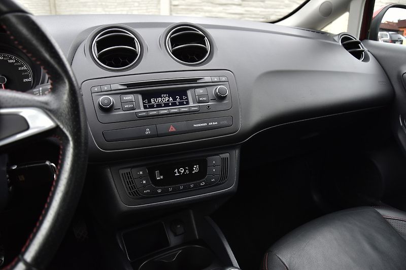 Seat Ibiza FR 1.6 TDi CR,XENON,KŮŽE,FACE - fotka 21 z 47