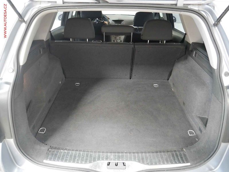 Opel Astra (2007) 1.6i, ČR, AC - fotka 7 z 18