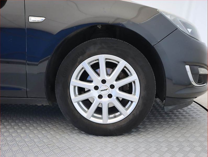Opel Astra (2015) 1.4 T, Serv.kniha, Tempomat - fotka 15 z 18