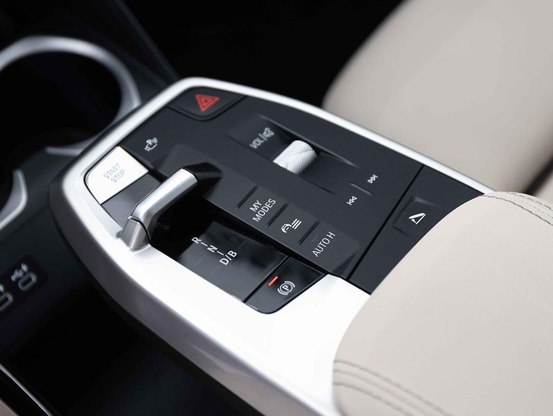 BMW iX2 xDrive30 - fotka 15 z 22