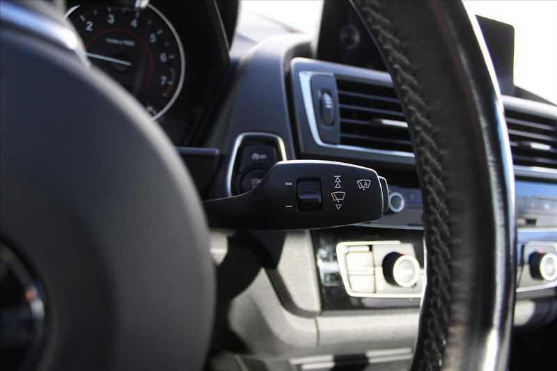 BMW Řada 2 M235i xDrive 240kW NAVI ČR - fotka 15 z 24