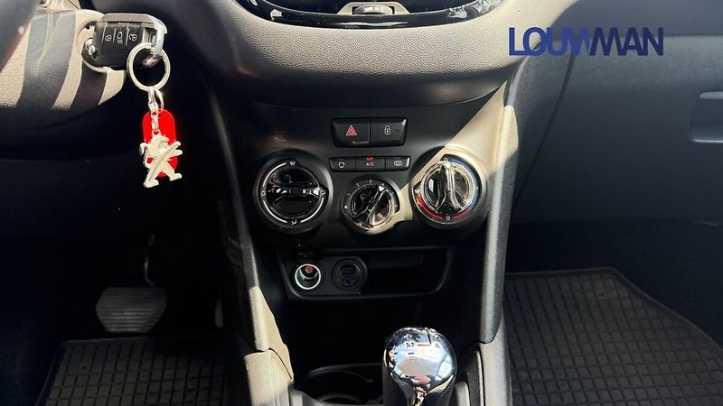 Peugeot 208 AT ACTIVE - fotka 9 z 21