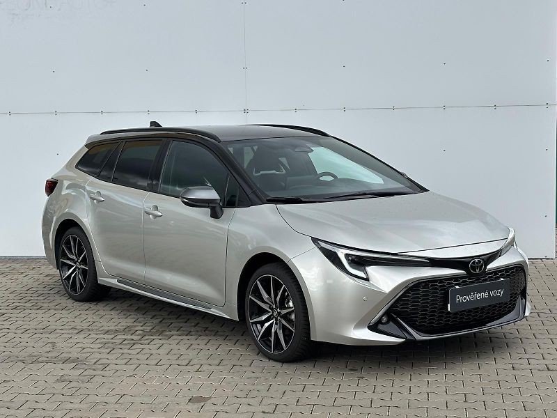 Toyota Corolla 1.8 HSD e-CVT GR Sport - fotka 6 z 28