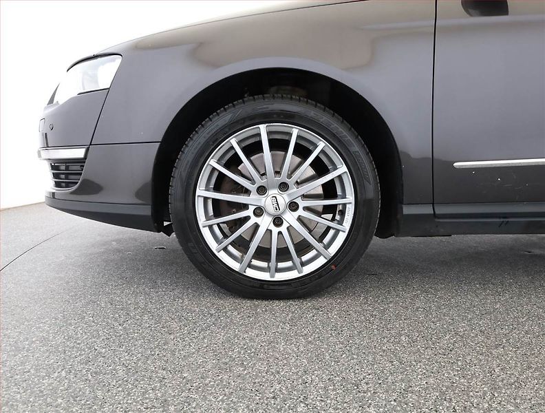 Volkswagen Passat (2008) Business 2.0 TDI, po STK - fotka 13 z 13