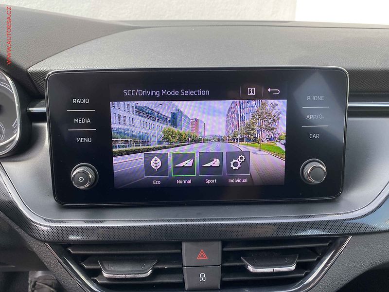 Škoda Scala (2019) 1.5 TSi, Style, Sport, DSG - fotka 19 z 19
