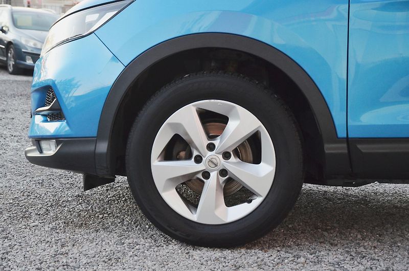 Nissan Qashqai (2019) 1.3 DIG-T 103kW ČR / 1.MAJ. - fotka 7 z 15