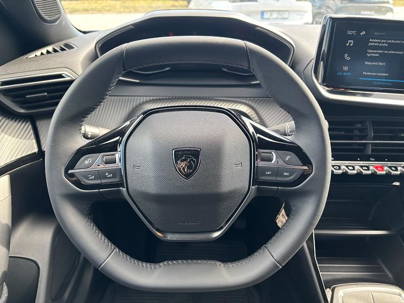 Peugeot 2008 STYLE PureTech 100 S&S MAN6 - fotka 13 z 22
