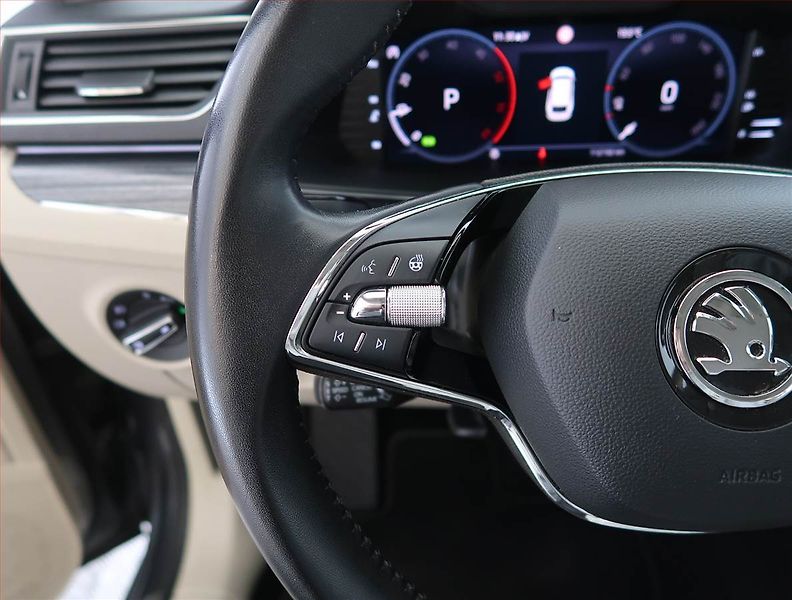 Škoda Superb (2022) Style 2.0 TDI, digi klima - fotka 20 z 27