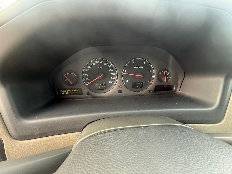 Volvo V70 STK 08/2027 - fotka 13 z 15