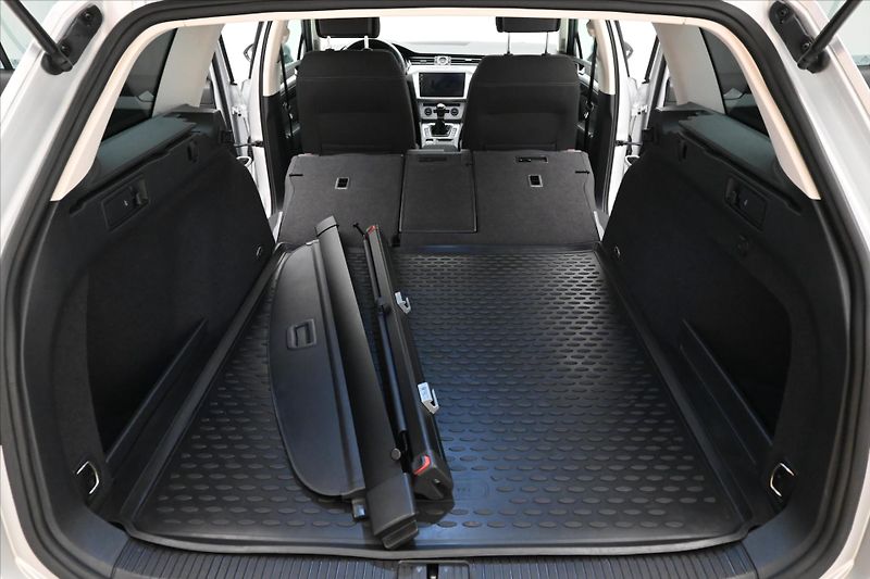 Volkswagen Passat 2,0 TDI 110 kW Navigace Záruka - fotka 11 z 31