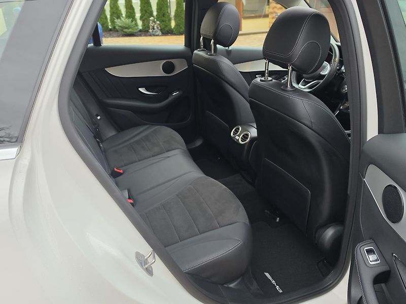 Mercedes-Benz GLC 350CDi 190kW 4MATIC*PANORAMA* - fotka 38 z 53