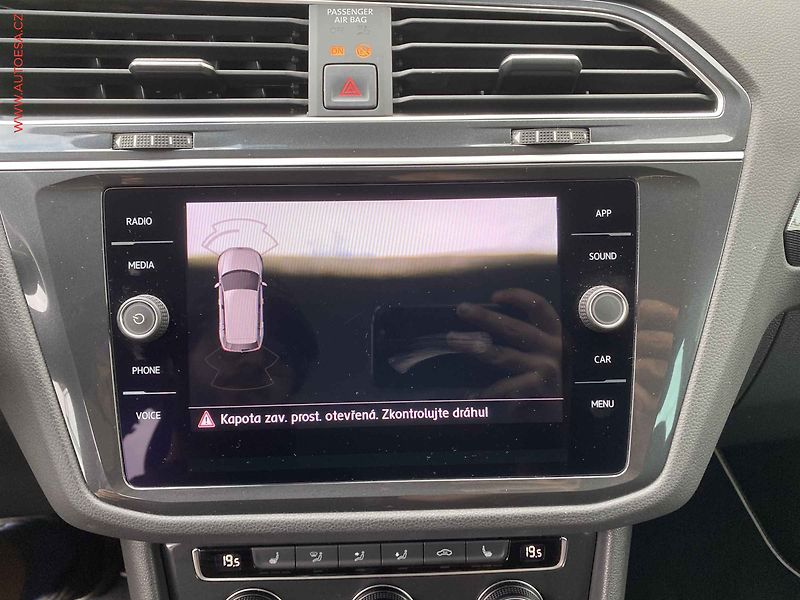 Volkswagen Tiguan (2019) 1.5 TSi, 1.maj,ČR, R-Line - fotka 17 z 18