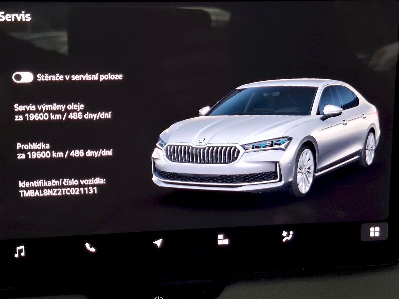 Škoda Superb (2025) SPORTLINE TS 195/2.0 A7A - fotka 17 z 31