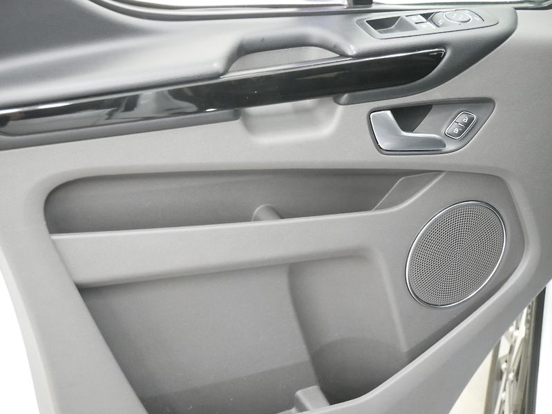 Ford Tourneo Custom - fotka 12 z 25
