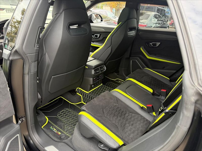 Lamborghini Urus 4.0 V8 Ceramic - fotka 21 z 25