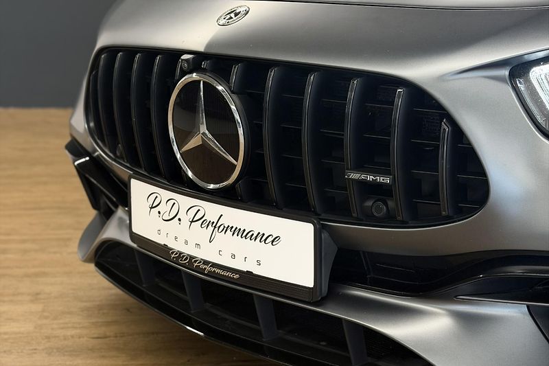 Mercedes-Benz Třídy E (2021) E 63s AMG 4Matic+ V8 Biturbo - fotka 11 z 124