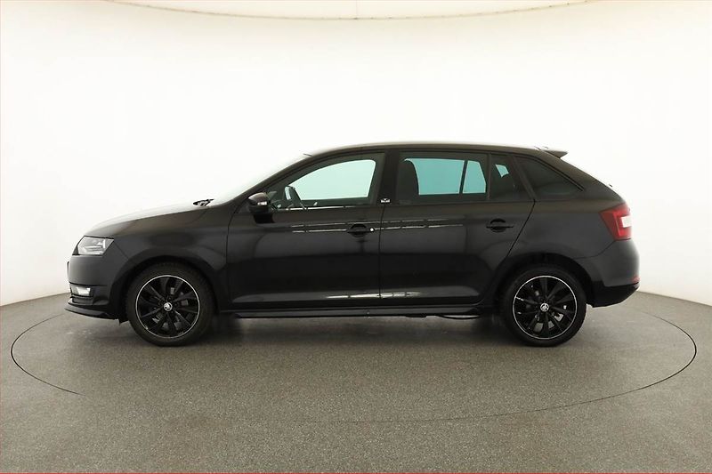 Škoda Rapid (2017) Spaceback 1.0 TSI, Xenony - fotka 3 z 16
