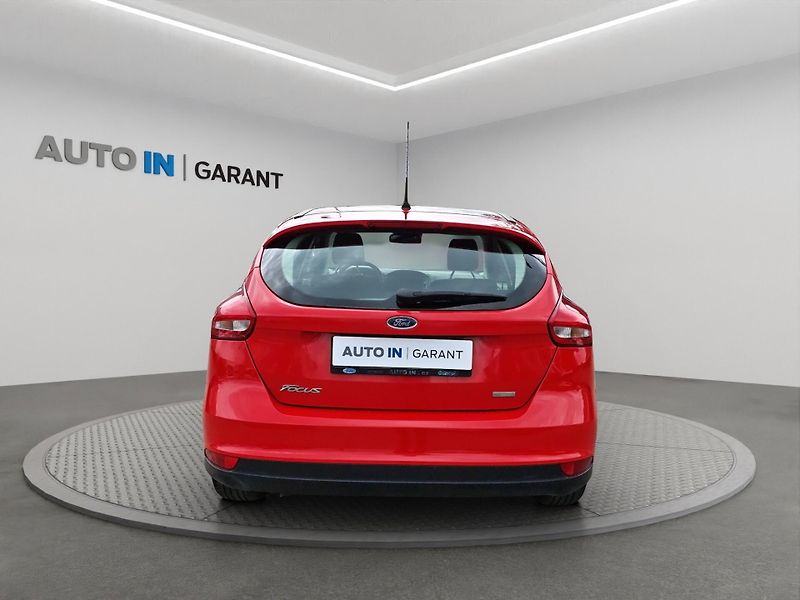 Ford Focus (2016) Trend čr. 1,0 ecoboost 125k pr - fotka 5 z 15
