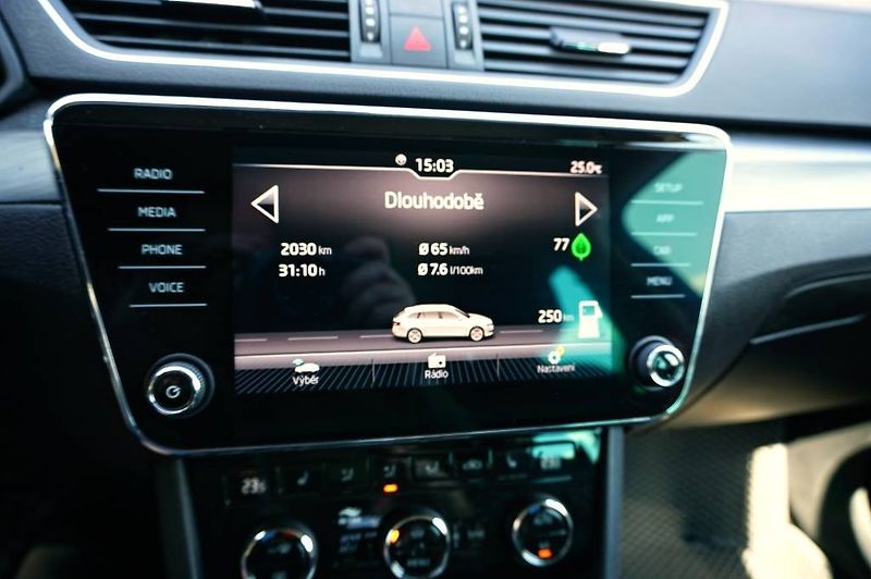 Škoda Superb (2018) STYLE 2,0 TSI 162 kW - fotka 46 z 58