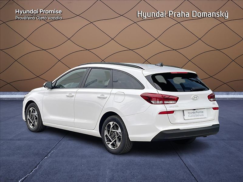 Hyundai i30 1,0   DCT,FAMILY - fotka 5 z 10
