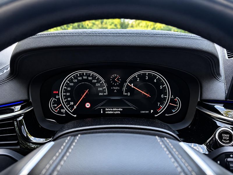 BMW Řada 5 2,0 530i xDrive Luxury Line - fotka 18 z 40