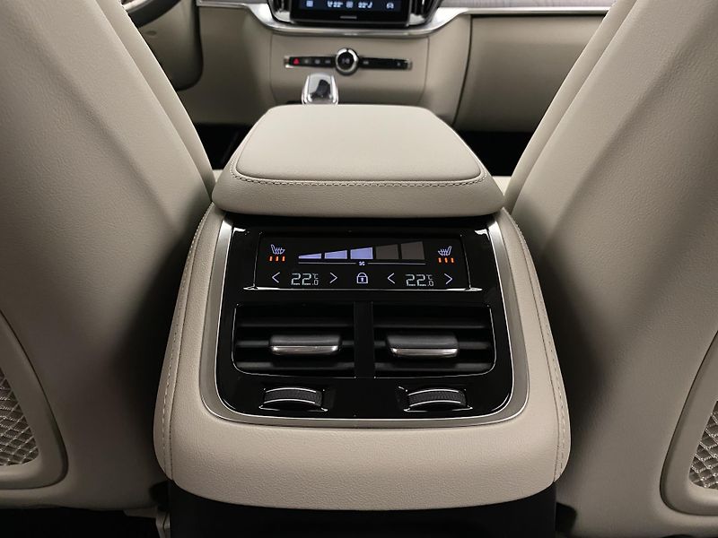 Volvo XC90 (2026) T8 AWD Plug-in BRIGHT PLUS 7m - fotka 68 z 68