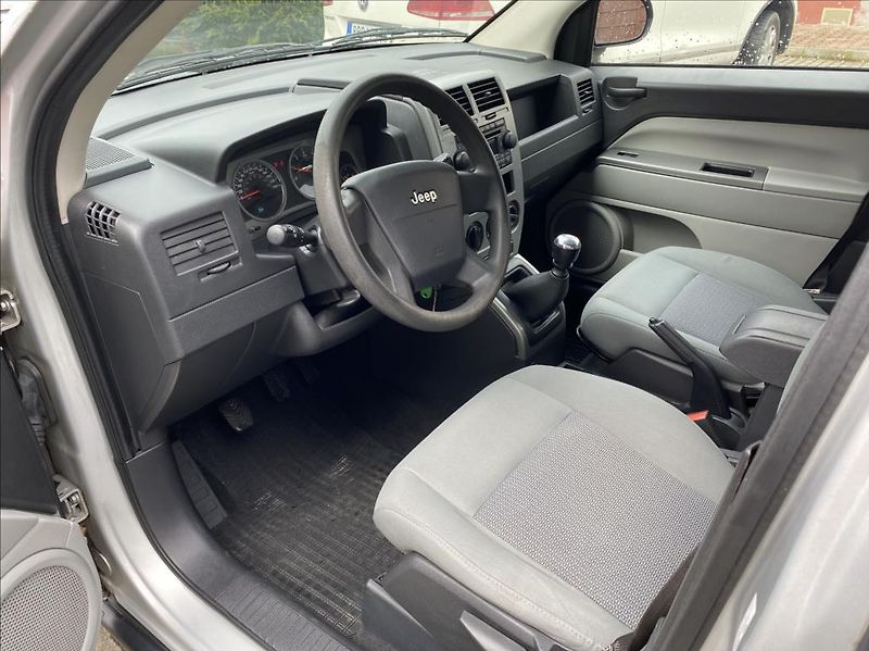 Jeep Compass 2,0 CRD  LIMITED - fotka 11 z 32