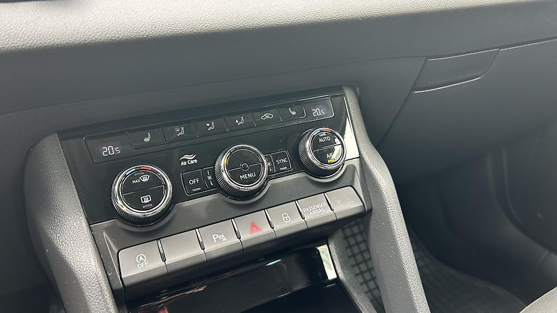 Škoda Karoq (2021) 1,5 TSI - fotka 14 z 23