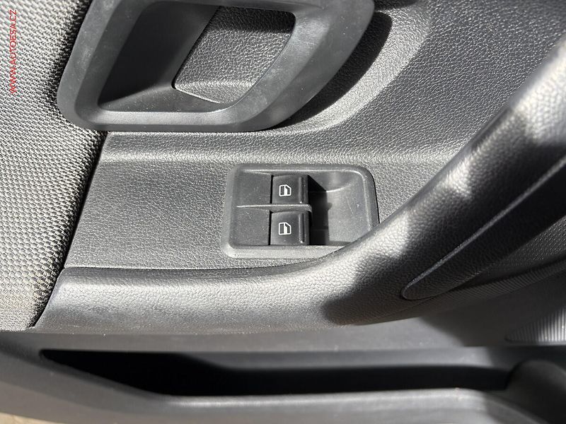 Škoda Roomster (2013) 1.2TSi, STK2/28 - fotka 12 z 13