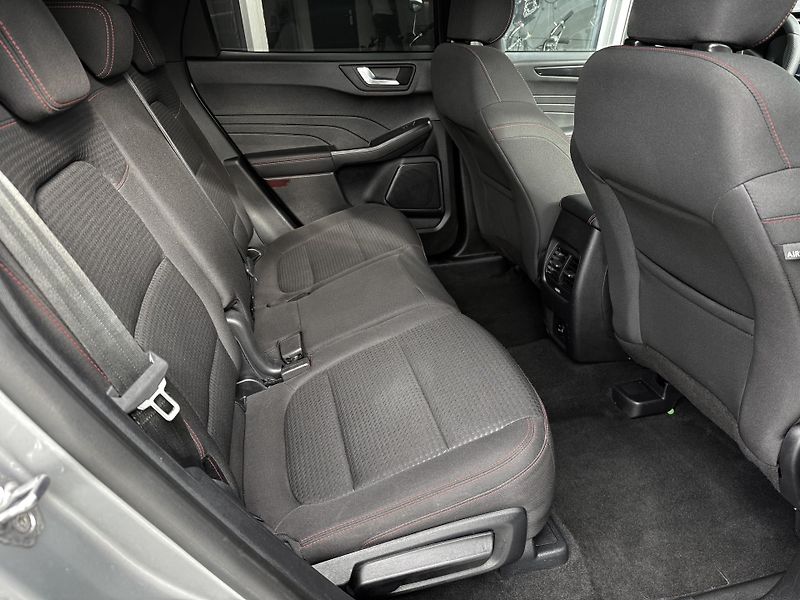 Ford Kuga 2,5 Duratec ST-Line Automat  - fotka 22 z 37