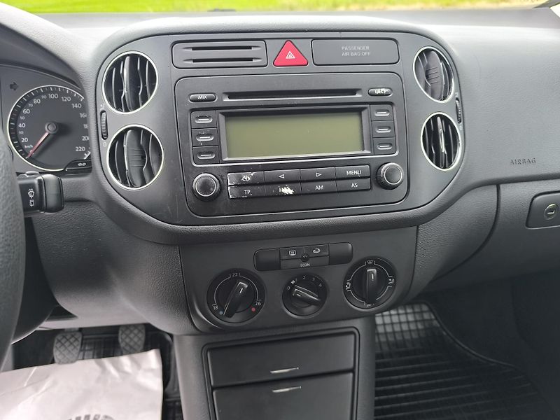 Volkswagen Golf Plus (2005) 1.4 1.MAJITEL,SERVISNI KÍŽKA - fotka 19 z 32