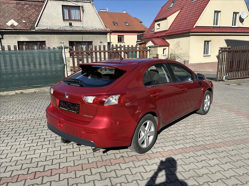 Mitsubishi Lancer 1,8 - fotka 3 z 20