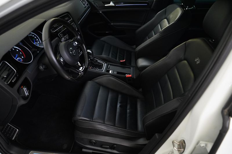 Volkswagen Golf - fotka 6 z 6