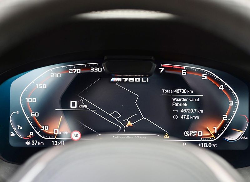 BMW Řada 7 (2019) M760Li xDrive - fotka 43 z 47