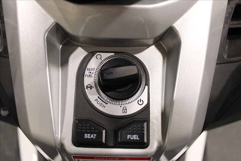 Keeway Vieste 300   0,0 - fotka 7 z 10