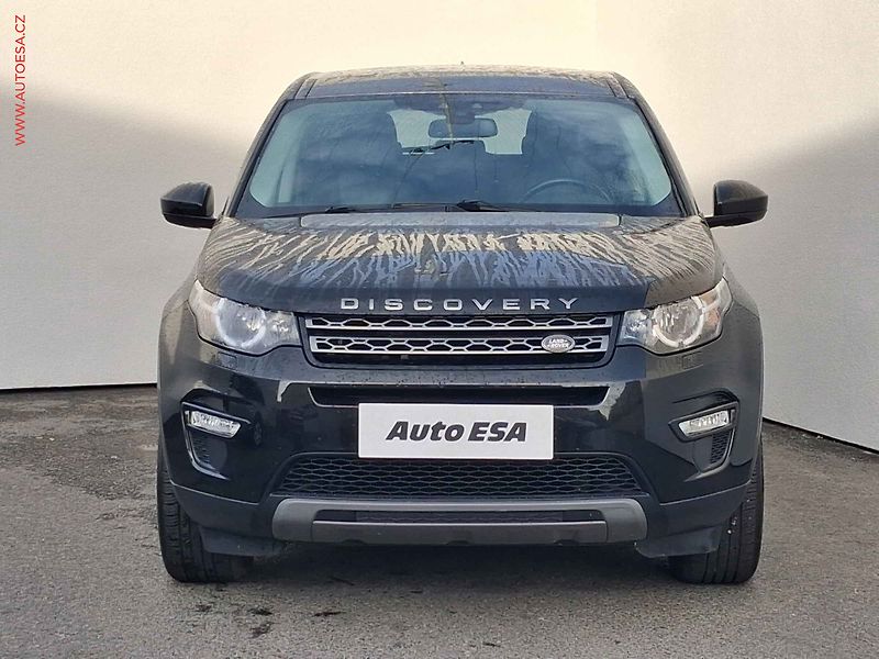 Land Rover Discovery Sport (2017) 2.0 TD4 4x4, AT, kůže, panor - fotka 2 z 17