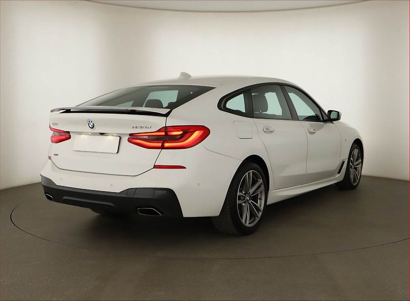 BMW Řada 6 (2018) 630d xDrive GT - fotka 5 z 21
