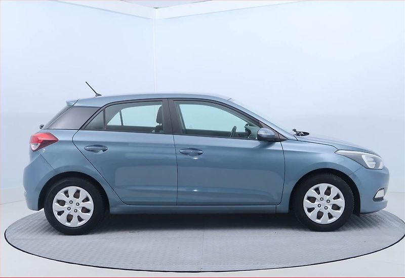 Hyundai i20 (2016) 1.2 - fotka 6 z 14