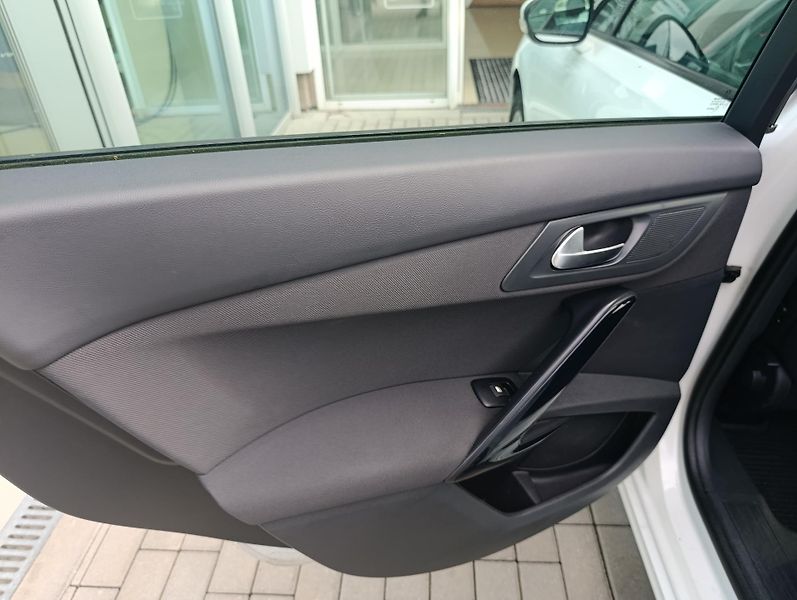 Peugeot 508 (2016) 2. MAJITEL SERVISNÍ KNIHA  - fotka 8 z 13