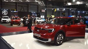 V halách výstaviště v Letňanech si návštěvníci můžou docela dobře udělat obrázek o nabídce elektromobilů v současnosti