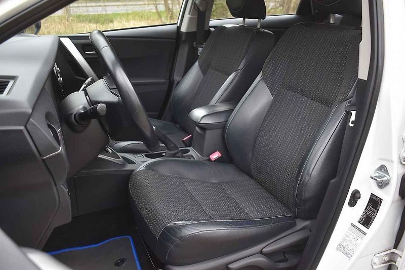 Toyota Auris hybrid je dlouhověká ojetina s nízkou spotřebou